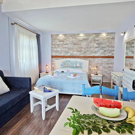 Flamingo Pelion מלון דירות 3*