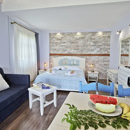Flamingo Pelion 公寓式酒店 3*